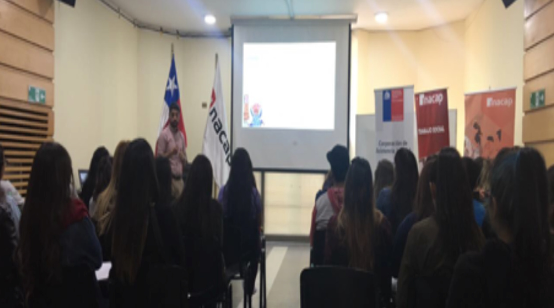 Consultorio Jurídico de Iquique realiza charla a alumnos y alumas de Inacap