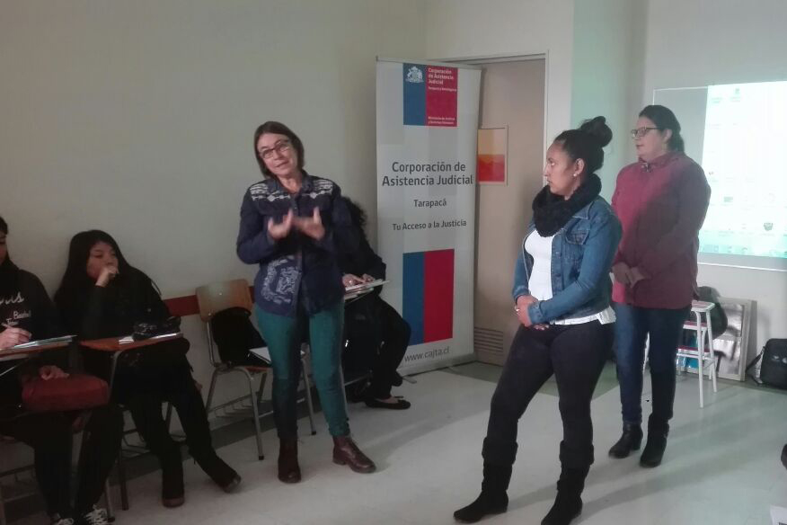 Centro de mediación capacita a alumnos de trabajo social de la Universidad Santo Tomás