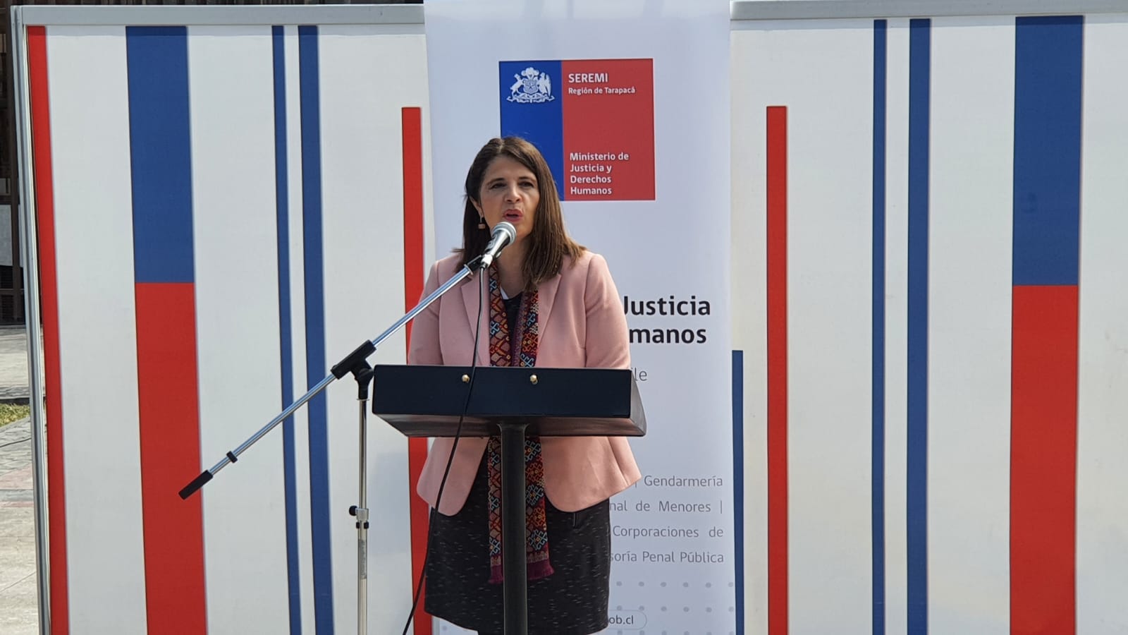 Ministra @MinjuDDHH Marcela Ríos, hace anuncio desde Iquique respecto a personas extranjeras