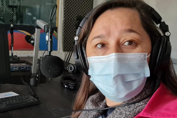 La Abogada Coordinadora (I) del CAVI de Tarapacá fue entrevistada en Radio Municipal 93.3 de Iquique