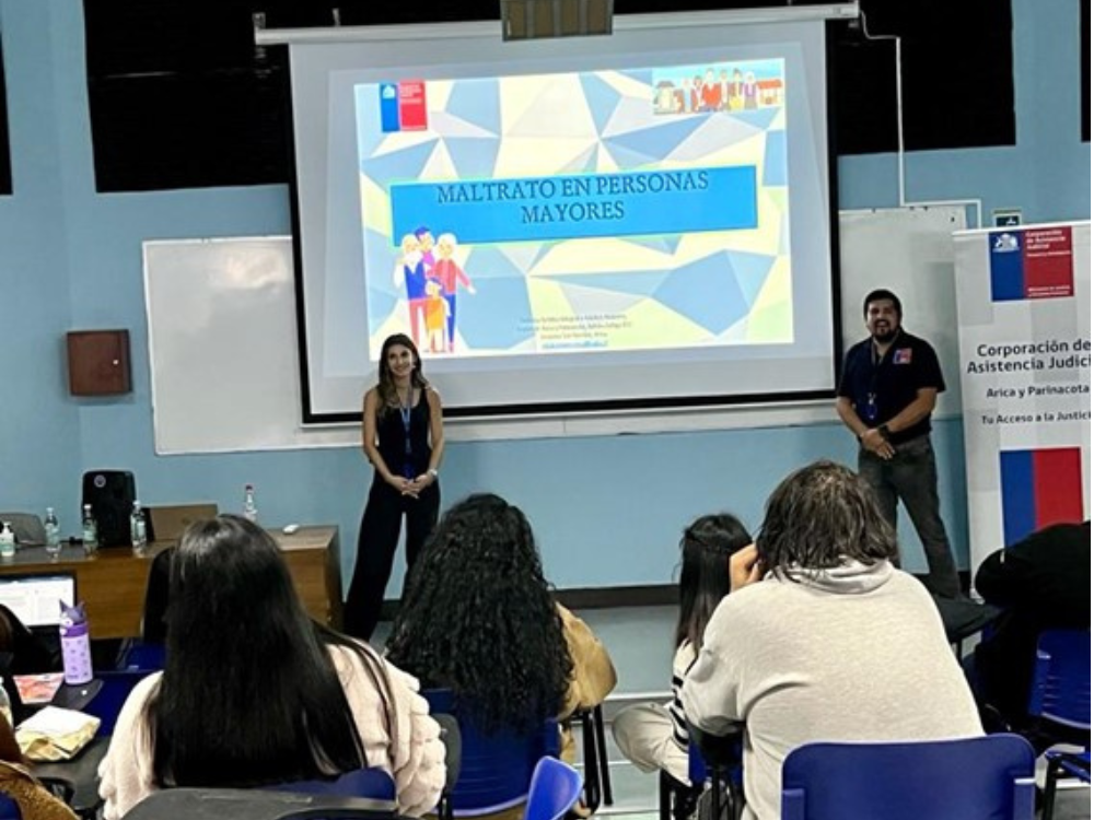 Estudiantes de Universidad de Tarapacá en Arica, recibieron charla sobre maltrato hacia Personas Mayores