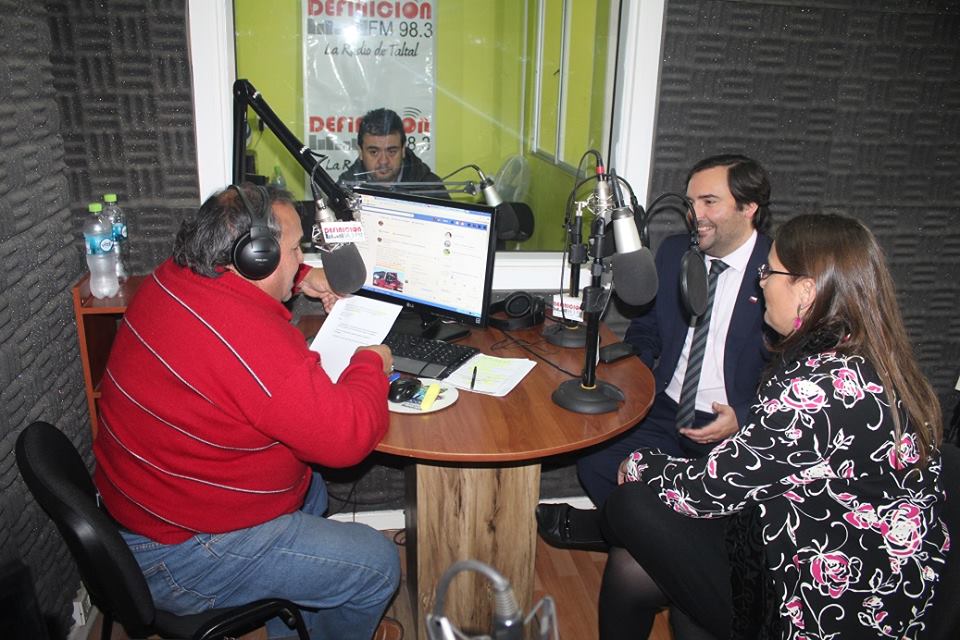 Seremi de Justicia y la Directora General visitan Radio Definición FM de Taltal