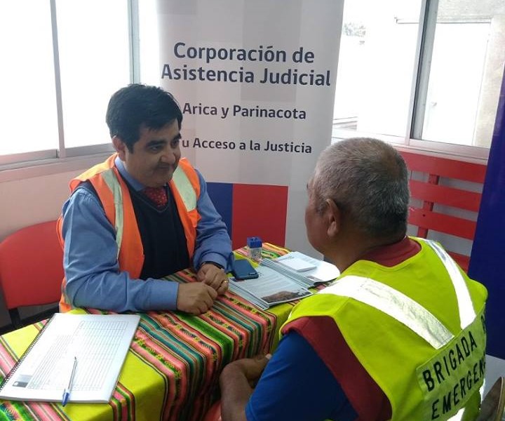 Consultorio Jurídico Arica participa en “Feria de Beneficios Ariztia”