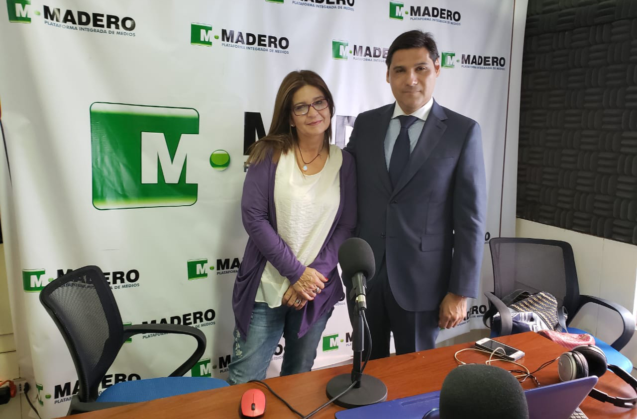 En radio Madero de Antofagasta dan a conocer derecho de familia y explican labor de las CAJ