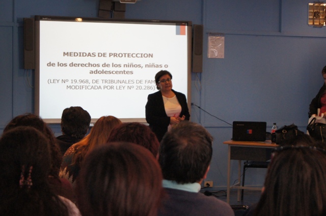 Comunidad Educativa del Instituto del Mar en Iquique Recibe Jornada de Información sobre Derecho de Familia