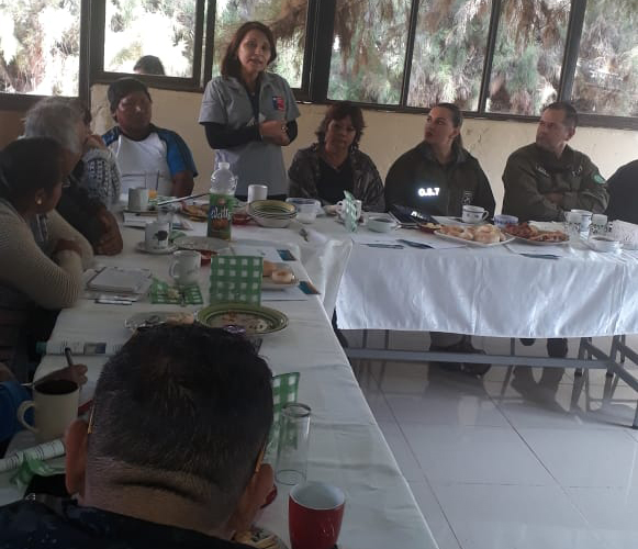 Consultorio Jurídico Móvil de Arica y Parinacota participa en reunión con Carabineros de Valle de Lluta