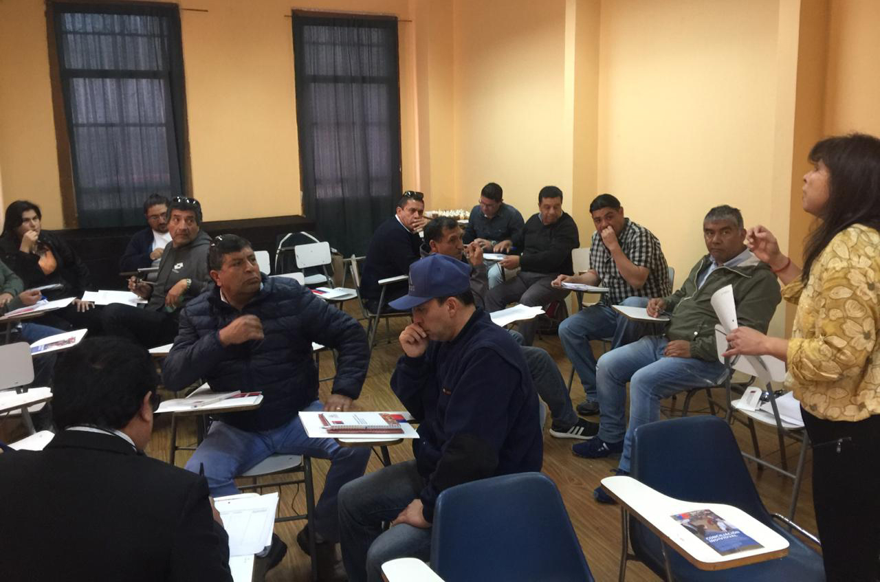 Centro de Mediación Iquique llevó jornada de capacitación a dirigentes sindicales de CUT